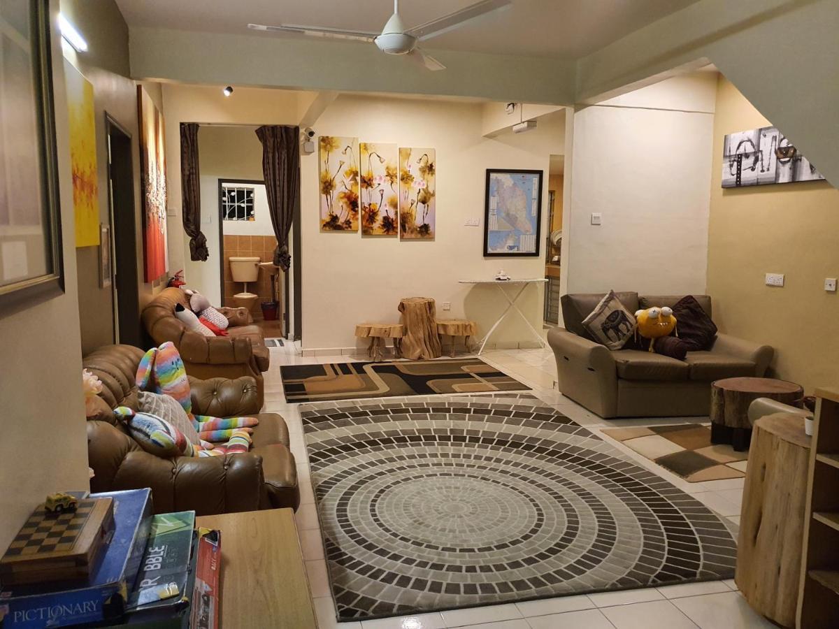 Fathers Guesthouse ตานาห์ราตา ภายนอก รูปภาพ