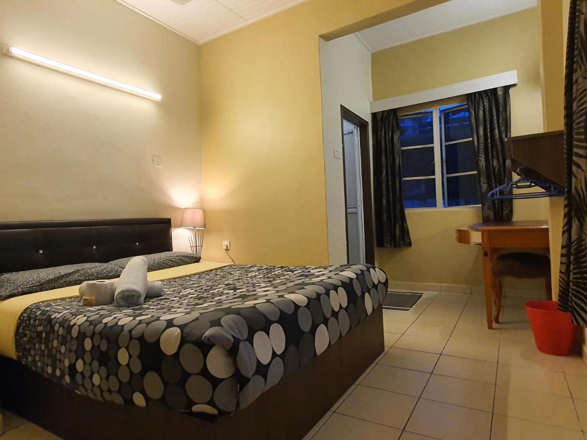 Fathers Guesthouse ตานาห์ราตา ภายนอก รูปภาพ