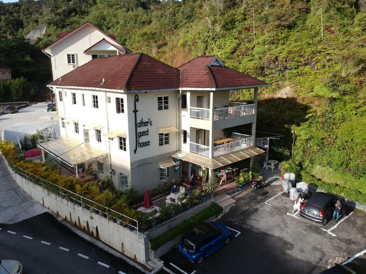Fathers Guesthouse ตานาห์ราตา ภายนอก รูปภาพ